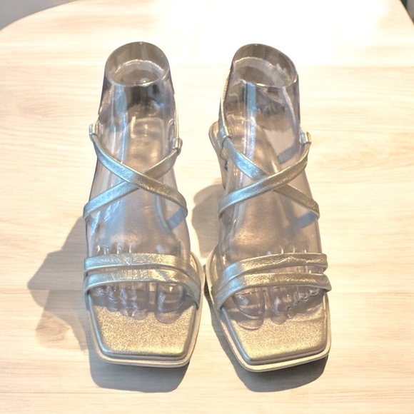 Caslon Silver Strappy Kitten Heel Sandals | Size 6 | Elegant Metallic Style - Picture 9 of 9